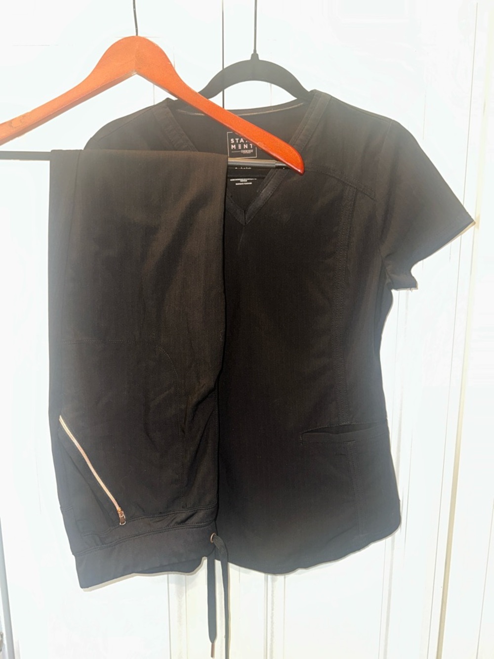 🏥 Cherokee Statement Rose Gold Scrubs - Picture 7 of 7